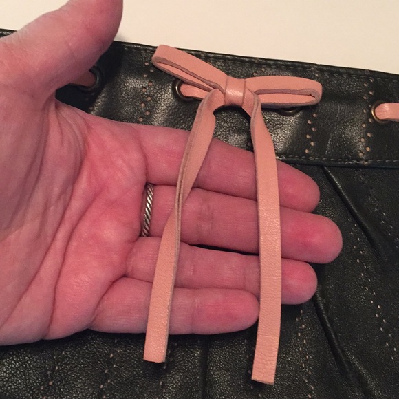 LAUREN MERKIN snap-close Black & Pink 100% LEATHER Preppy Handheld Bow Detail - Picture 6 of 8